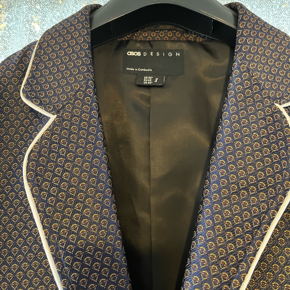 Mens suit - Picture 10 of 13